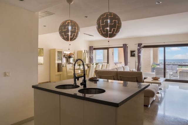 3 soveværelse Penthouse til salg i La Duquesa / Puerto de la Duquesa, Manilva - € 575.000 (Ref: 9547645)