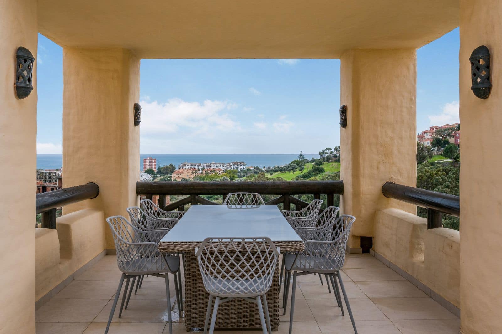 3 soveværelse Penthouse til salg i La Duquesa / Puerto de la Duquesa - € 575.000 (Ref: 9547645)