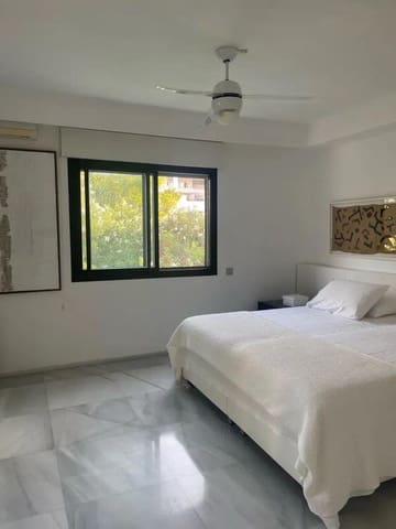 6 makuuhuone Paritalo myytävänä paikassa San Pedro de Alcantara, Marbella - 1 395 000 € (Ref: 9547648)