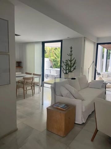 6 makuuhuone Paritalo myytävänä paikassa San Pedro de Alcantara, Marbella - 1 395 000 € (Ref: 9547648)