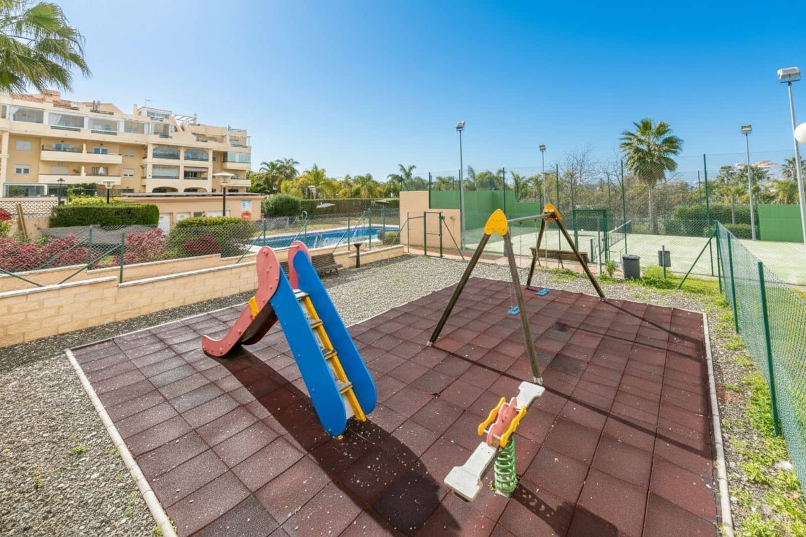 2 sypialnia Apartament na sprzedaż w New Golden Mile - 299 000 € (Ref: 9547649)