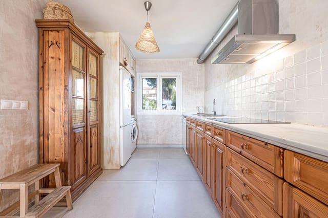 4 soveværelse Byhus til salg i Seghers, Estepona - € 548.000 (Ref: 9547661)