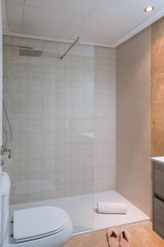 2 slaapkamer Appartement te koop in La Duquesa / Puerto de la Duquesa, Manilva - € 325.000 (Ref: 9547665)