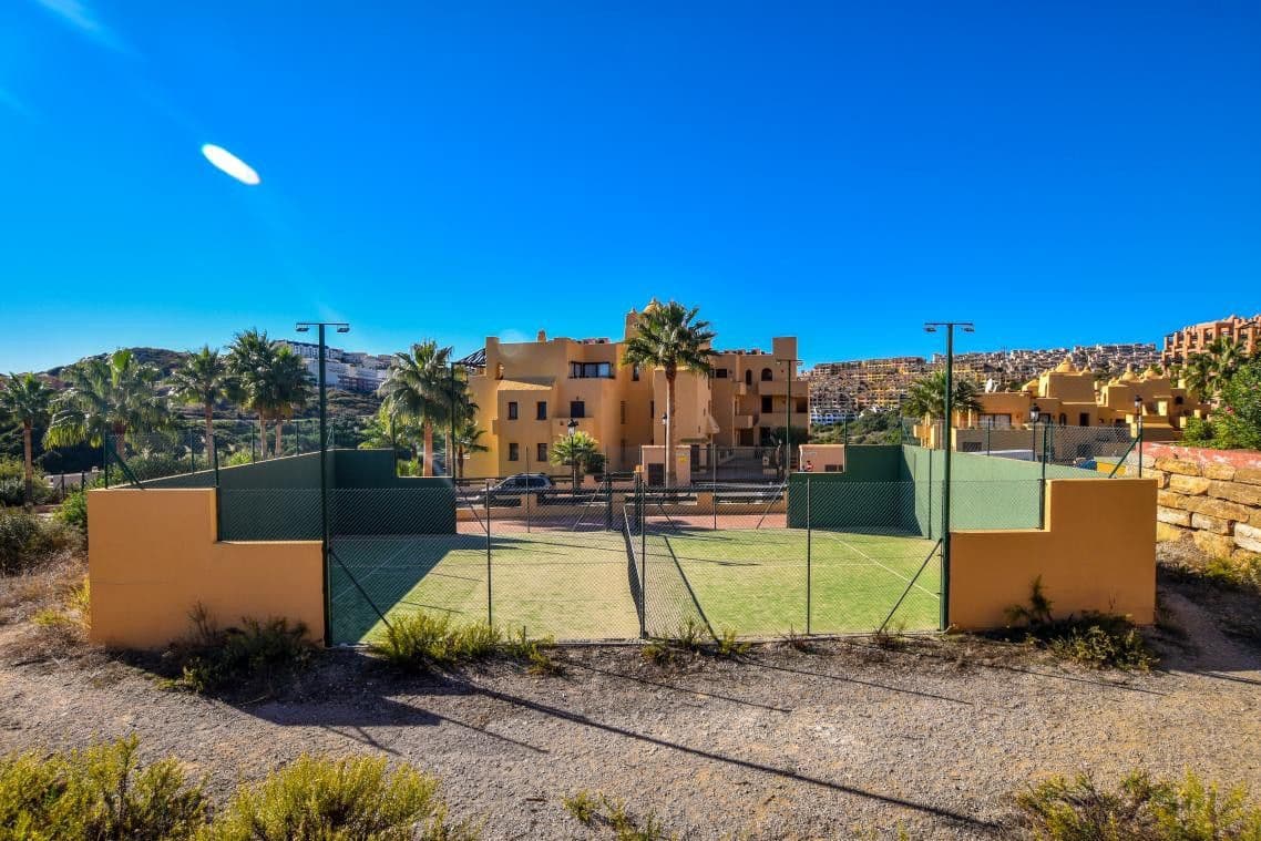 2 slaapkamer Appartement te koop in La Duquesa / Puerto de la Duquesa - € 325.000 (Ref: 9547665)