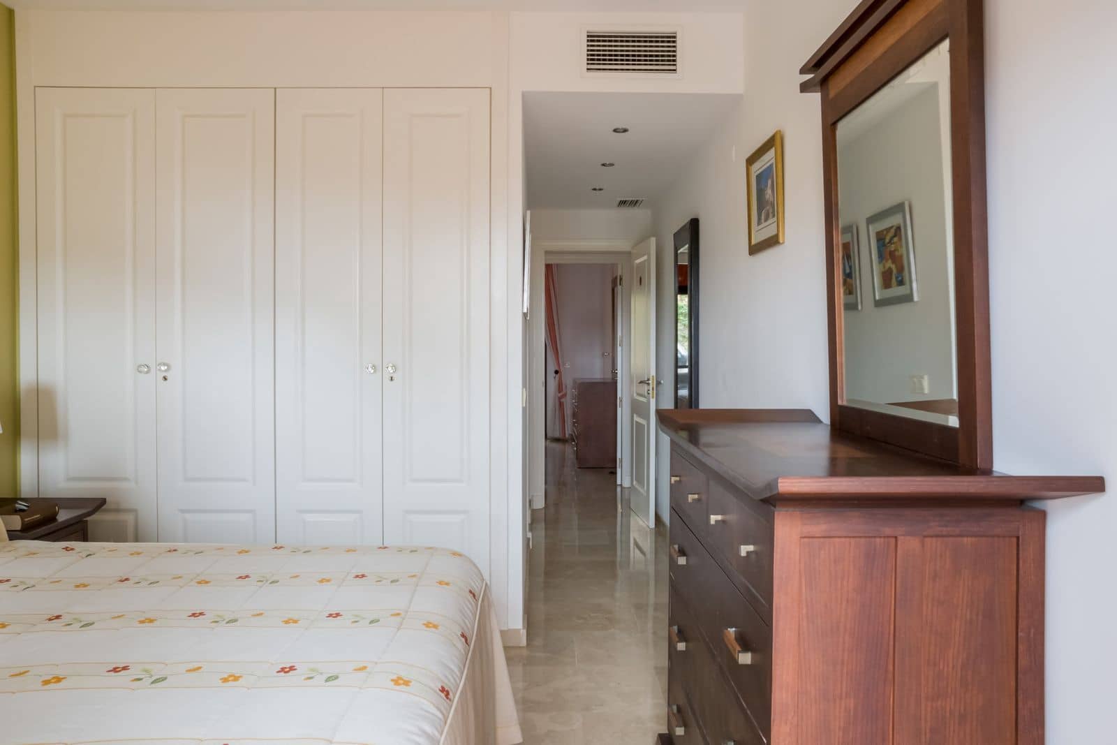 2 slaapkamer Appartement te koop in La Duquesa / Puerto de la Duquesa - € 325.000 (Ref: 9547665)