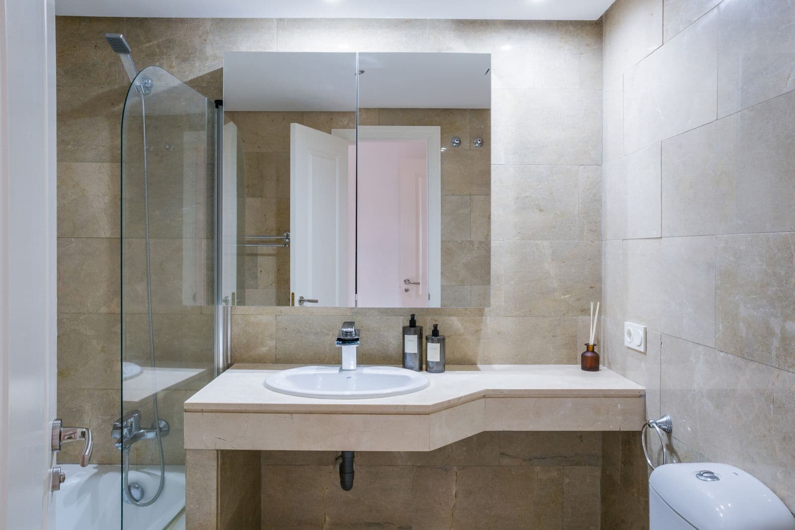 2 slaapkamer Appartement te koop in La Duquesa / Puerto de la Duquesa - € 325.000 (Ref: 9547665)