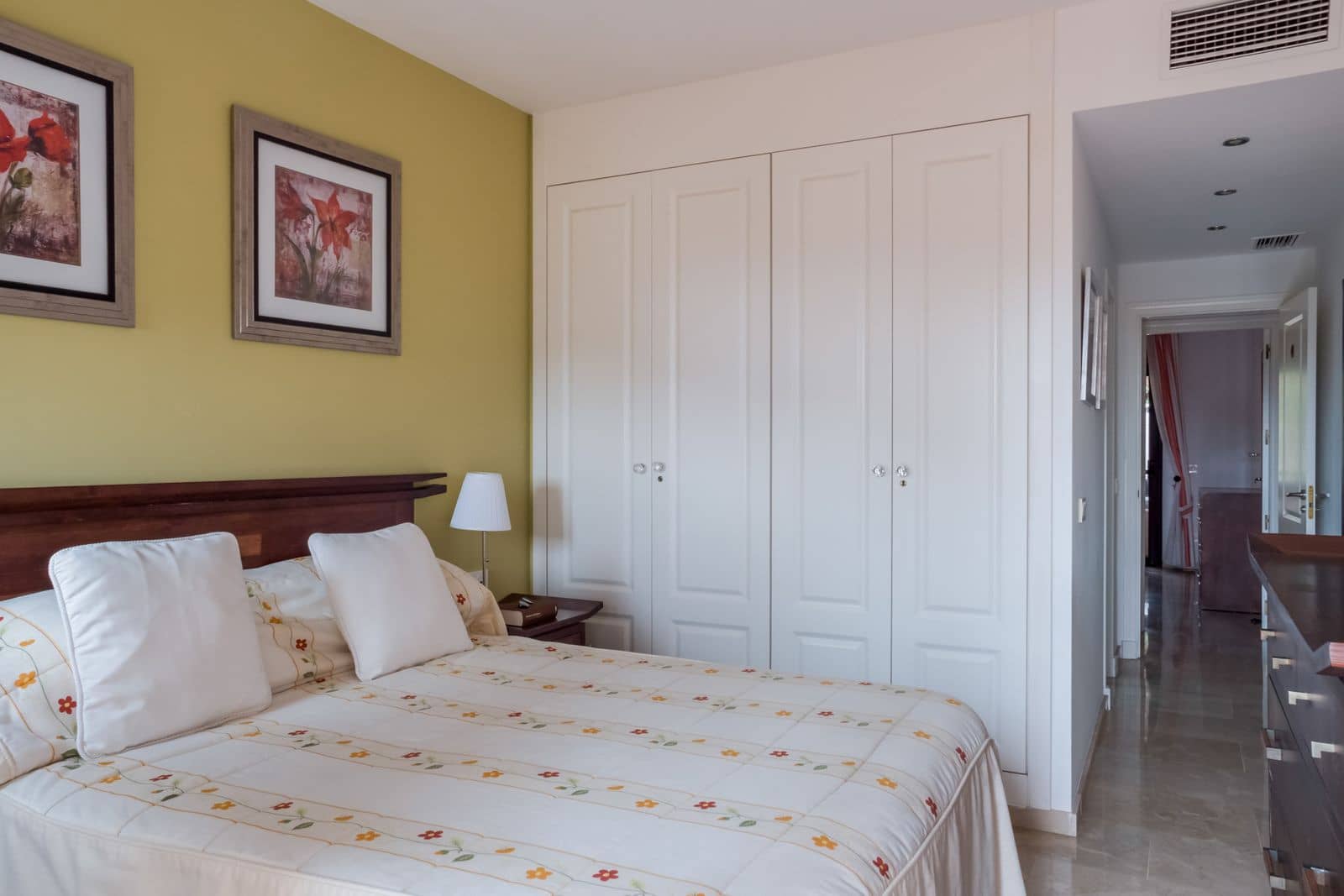 2 slaapkamer Appartement te koop in La Duquesa / Puerto de la Duquesa - € 325.000 (Ref: 9547665)