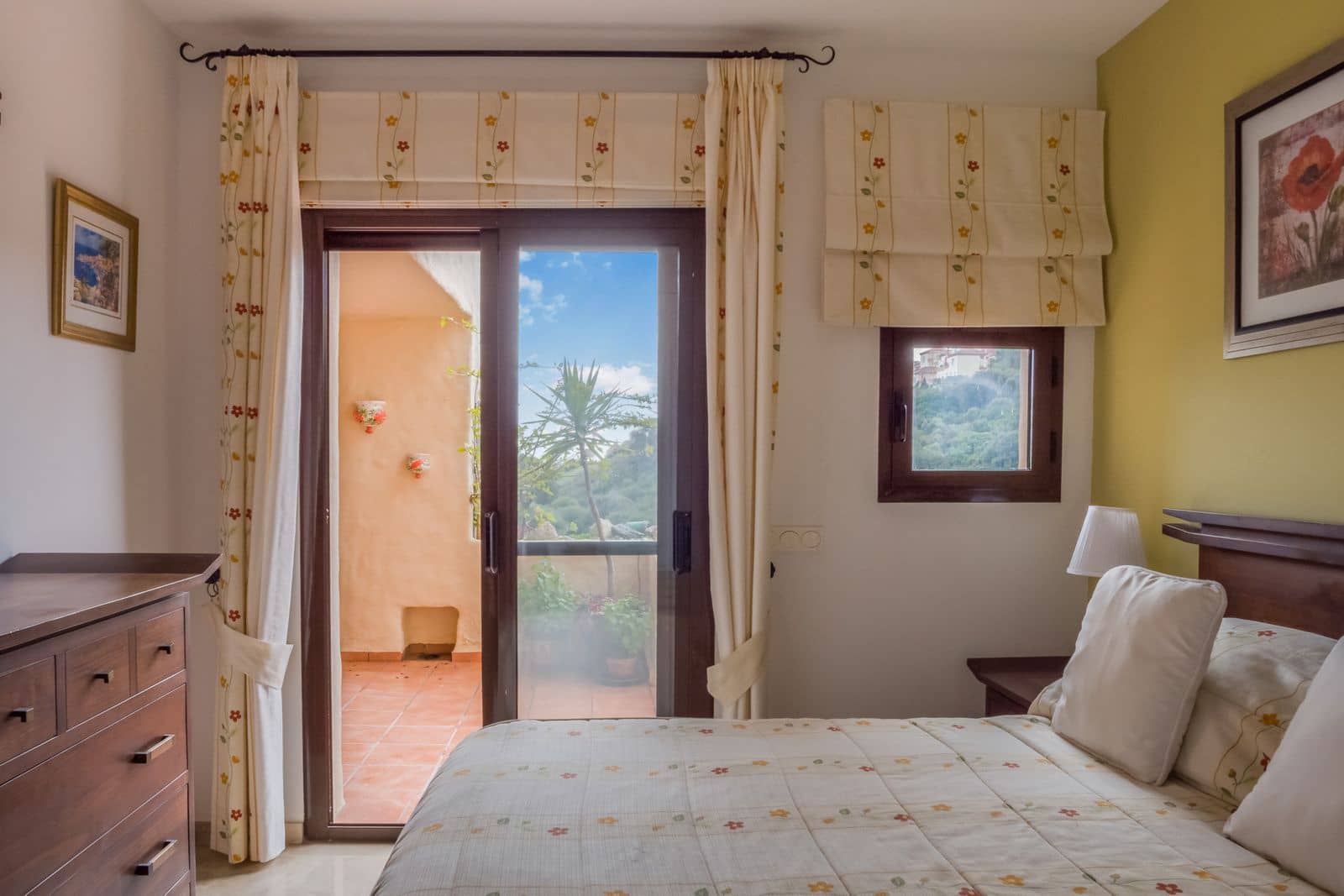 2 slaapkamer Appartement te koop in La Duquesa / Puerto de la Duquesa - € 325.000 (Ref: 9547665)