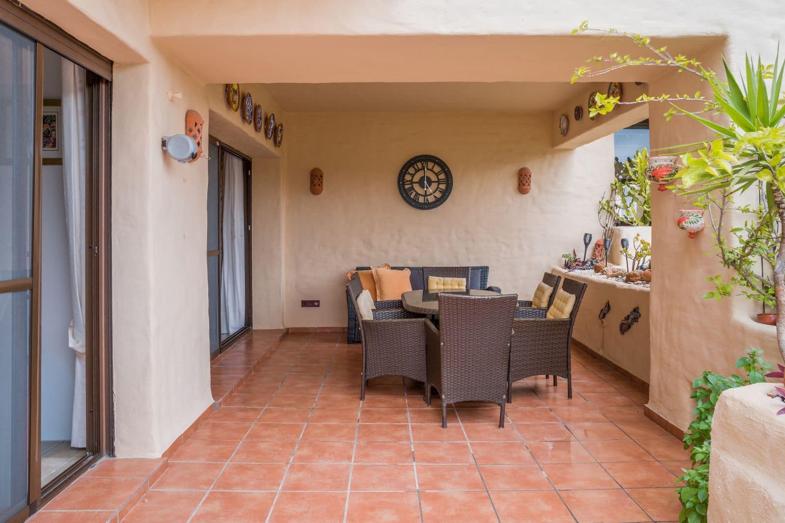 2 slaapkamer Appartement te koop in La Duquesa / Puerto de la Duquesa - € 325.000 (Ref: 9547665)