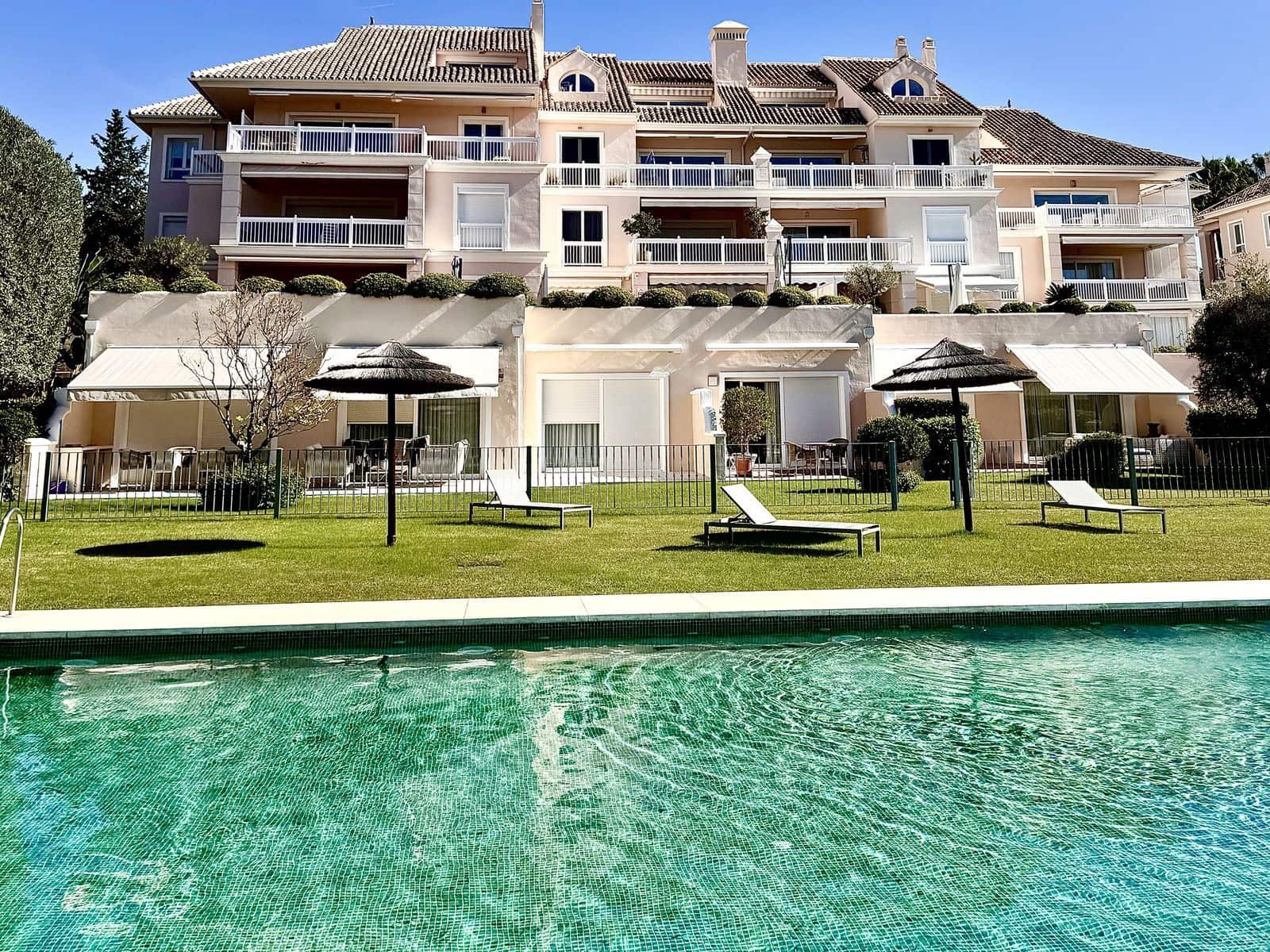 3 soveværelse Lejlighed til salg i Los Flamingos - € 1.050.000 (Ref: 9547668)