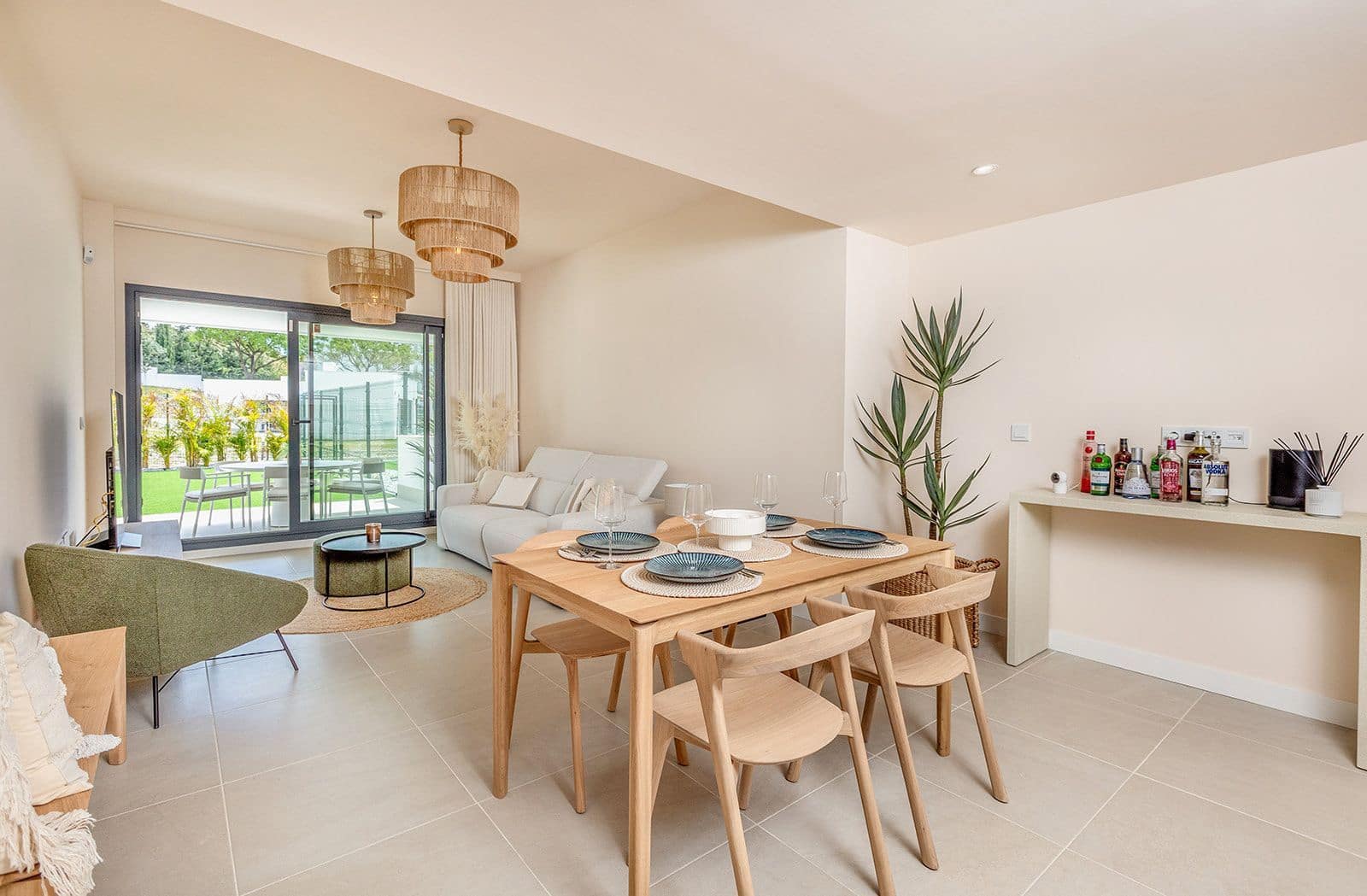 2 bedroom Apartment for sale in Estepona - € 460,000 (Ref: 9551130)