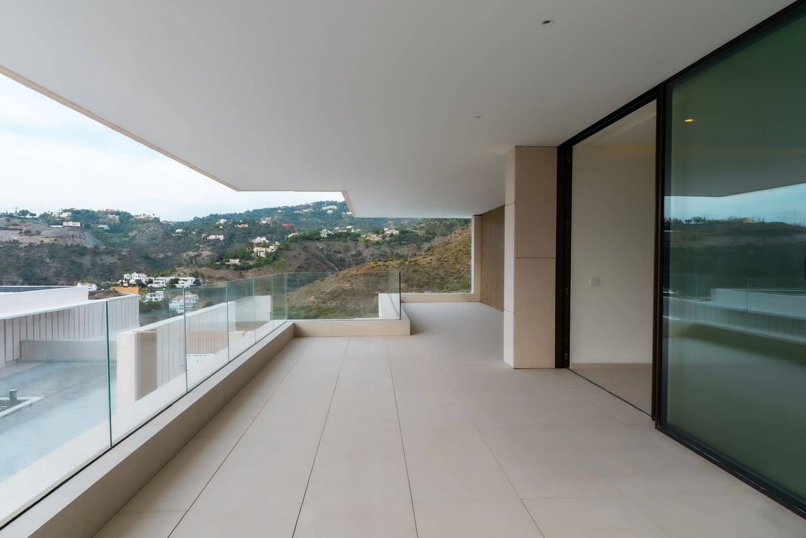 4 Zimmer Apartment zu verkaufen in Benahavis - 1.900.000 € (Ref: 9551137)