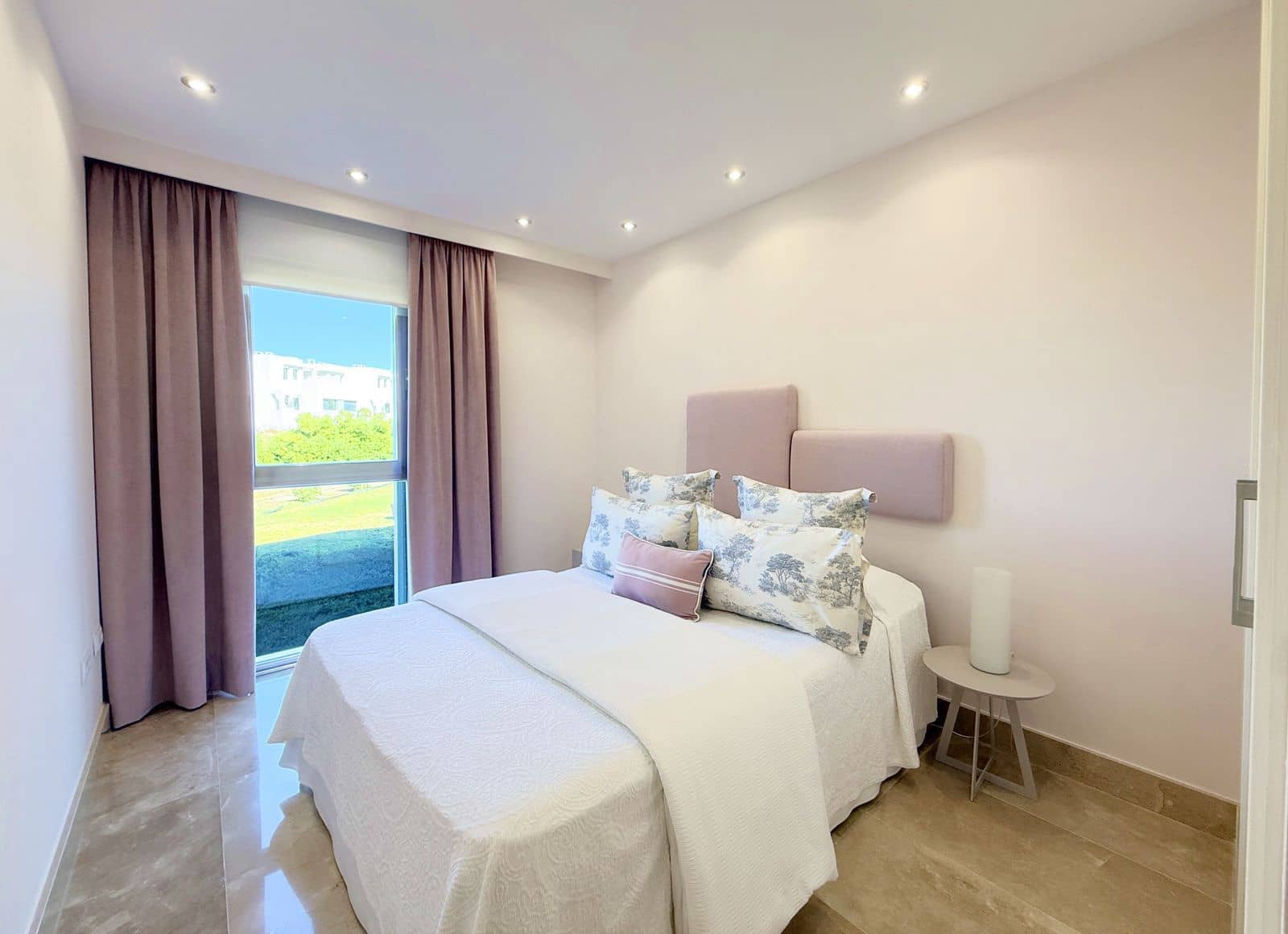 3 chambre Appartement à vendre à La Duquesa / Puerto de la Duquesa - 398 000 € (Ref: 9551141)