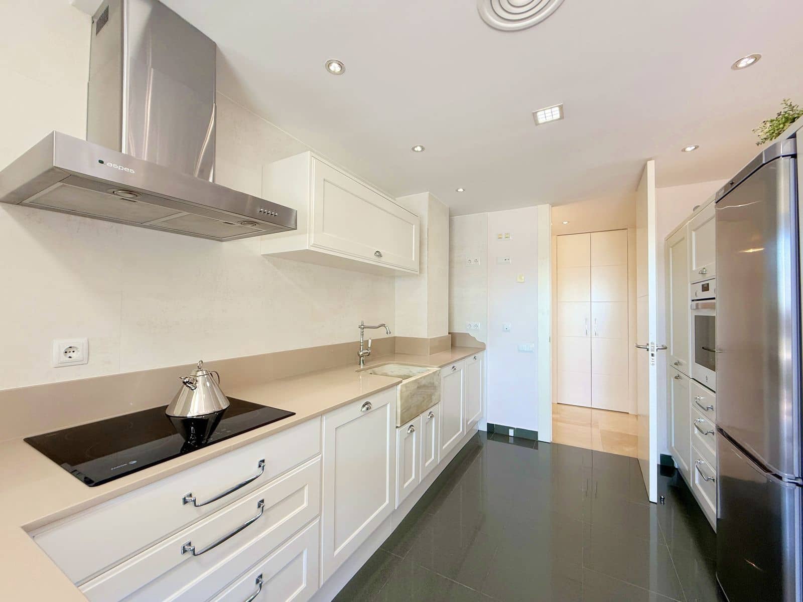 3 chambre Appartement à vendre à La Duquesa / Puerto de la Duquesa - 398 000 € (Ref: 9551141)