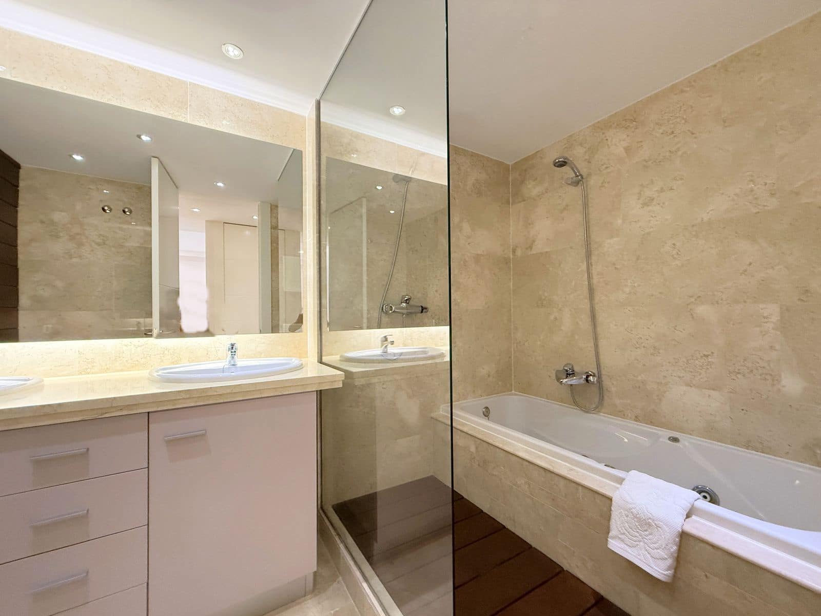 3 chambre Appartement à vendre à La Duquesa / Puerto de la Duquesa - 398 000 € (Ref: 9551141)