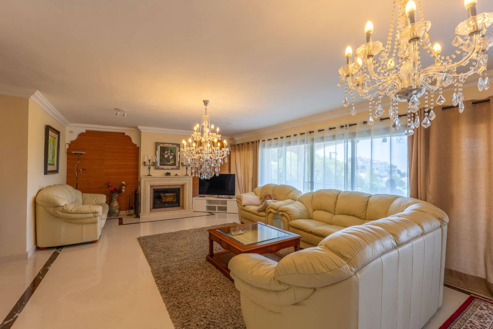 Chalet de 8 habitaciones en Benahavís en venta - 2.900.000 € (Ref: 9551143)