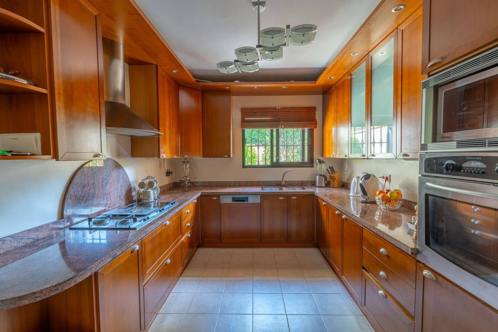 Chalet de 8 habitaciones en Benahavís en venta - 2.900.000 € (Ref: 9551143)