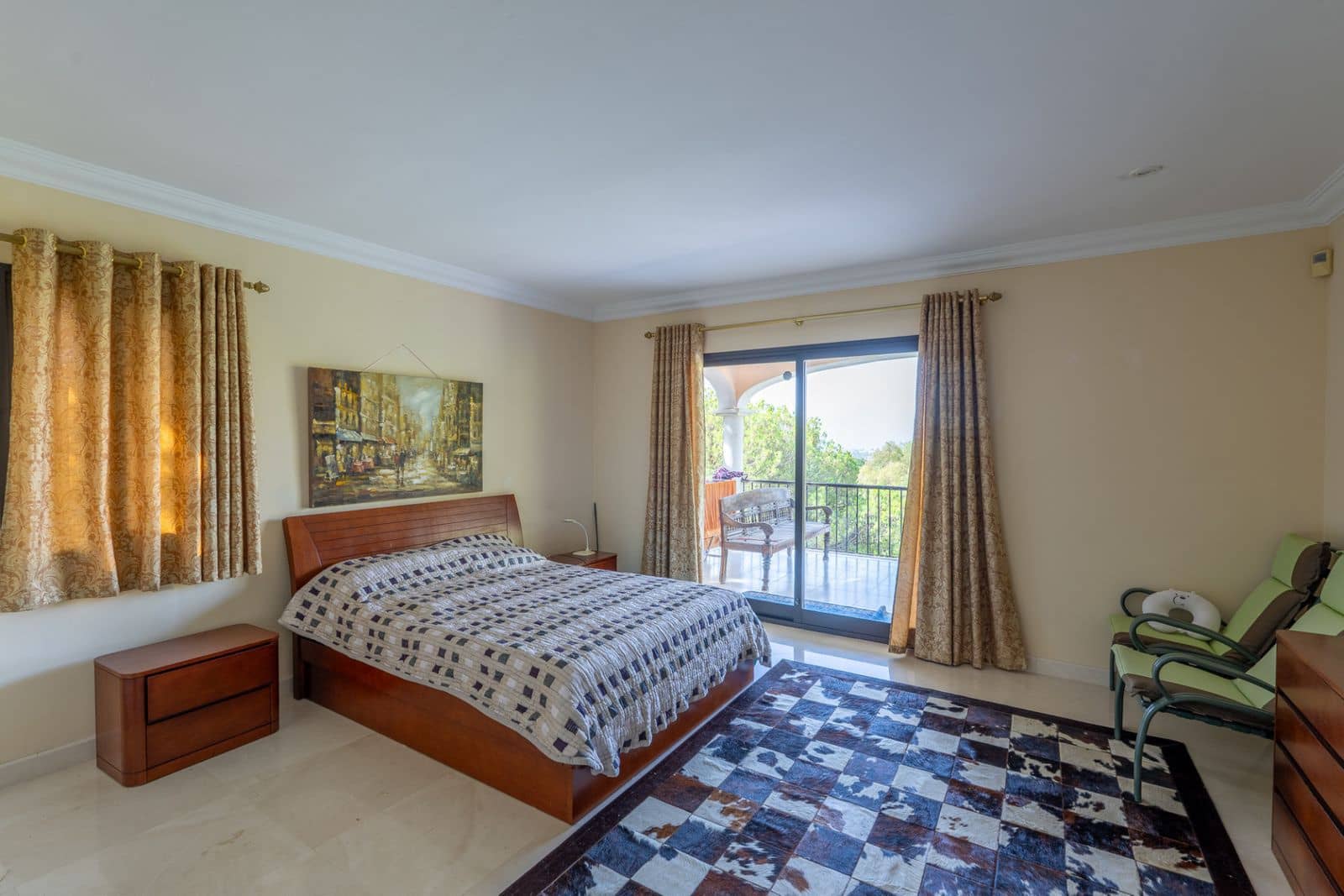 Chalet de 8 habitaciones en Benahavís en venta - 2.900.000 € (Ref: 9551143)