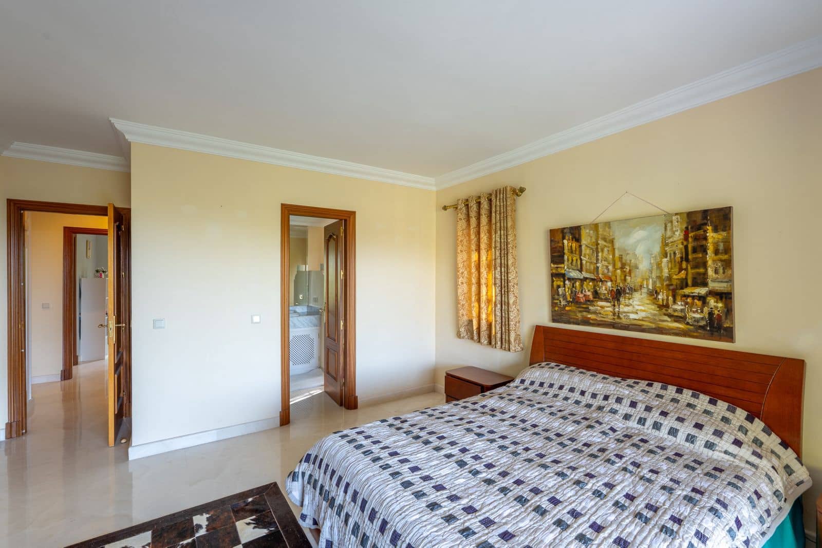 Chalet de 8 habitaciones en Benahavís en venta - 2.900.000 € (Ref: 9551143)