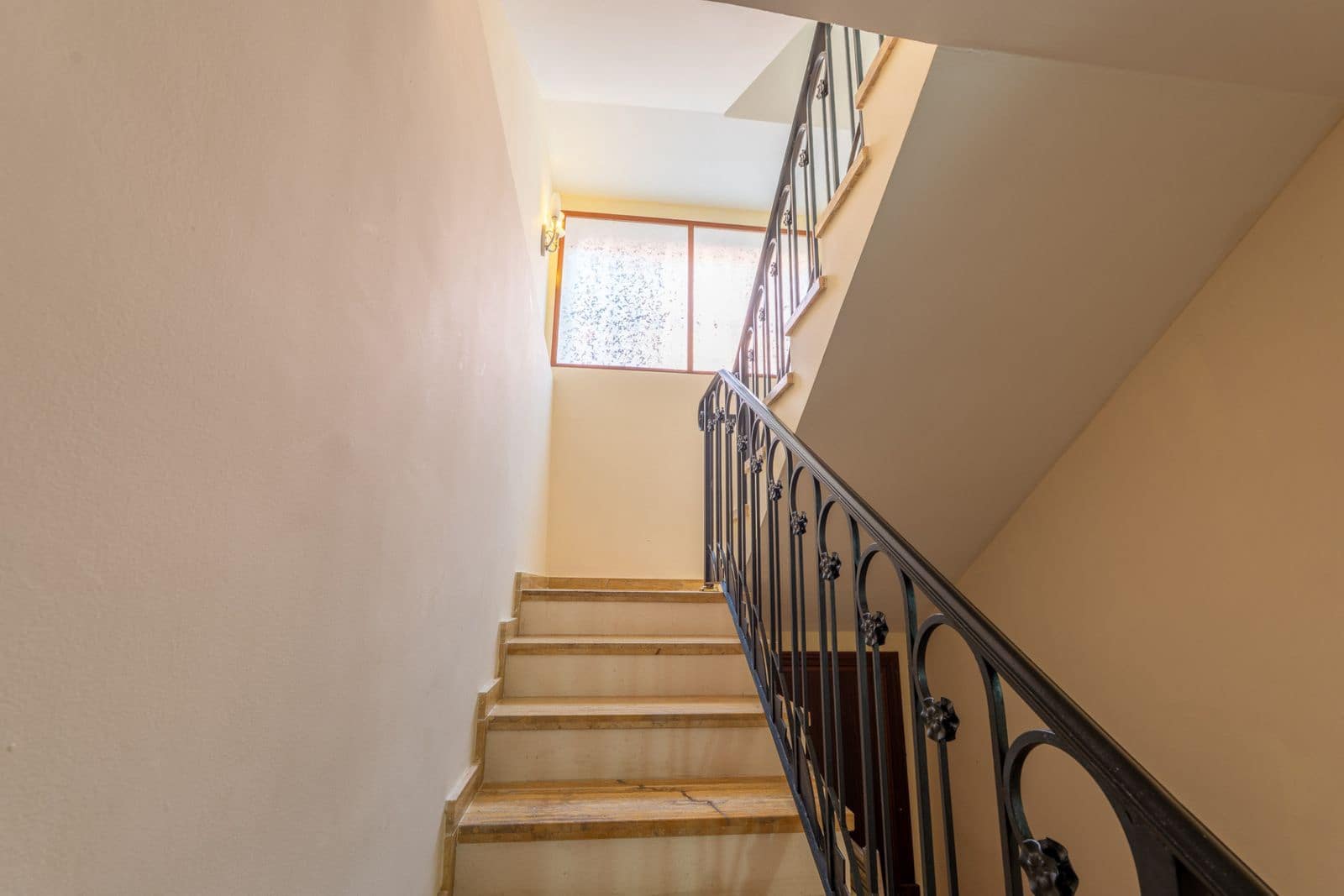 Chalet de 8 habitaciones en Benahavís en venta - 2.900.000 € (Ref: 9551143)