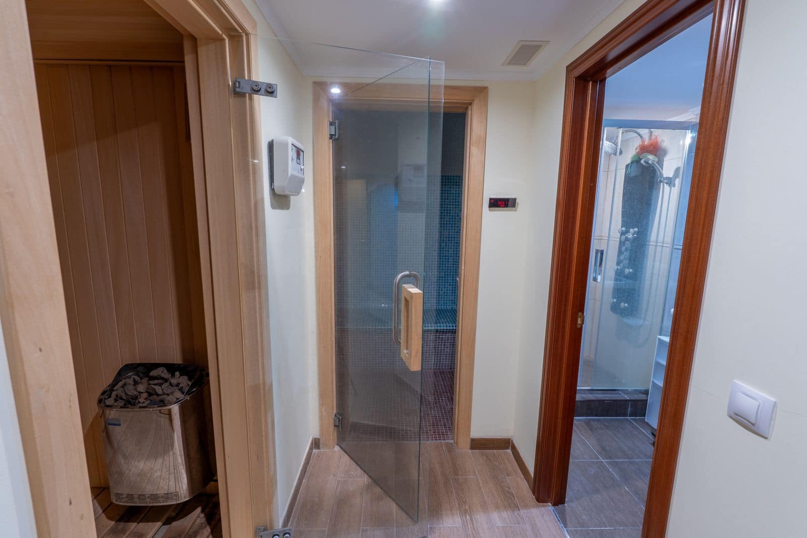 Chalet de 8 habitaciones en Benahavís en venta - 2.900.000 € (Ref: 9551143)