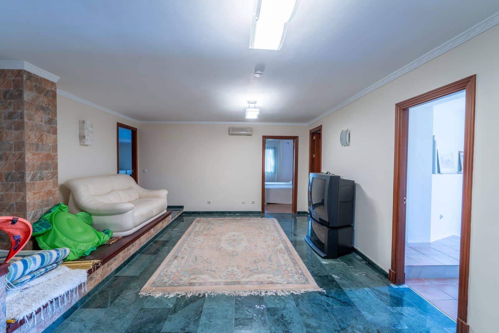 Chalet de 8 habitaciones en Benahavís en venta - 2.900.000 € (Ref: 9551143)