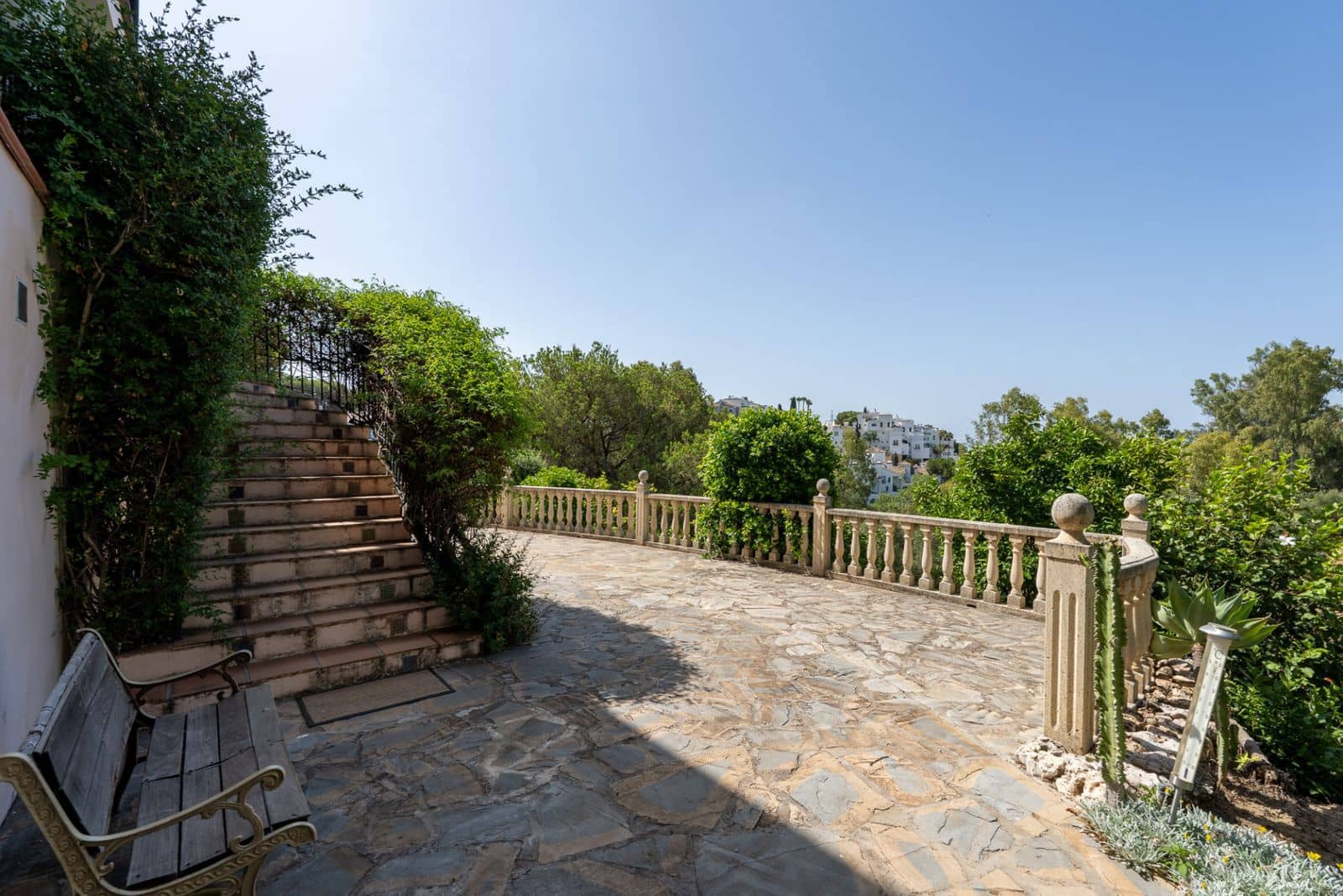 Chalet de 8 habitaciones en Benahavís en venta - 2.900.000 € (Ref: 9551143)