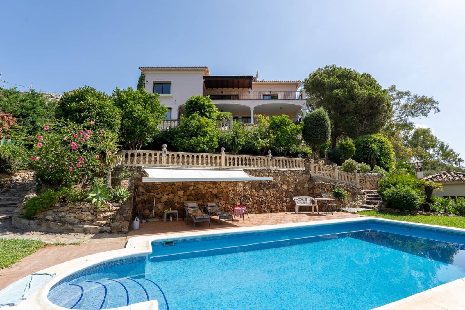 Chalet de 8 habitaciones en Benahavís en venta - 2.900.000 € (Ref: 9551143)