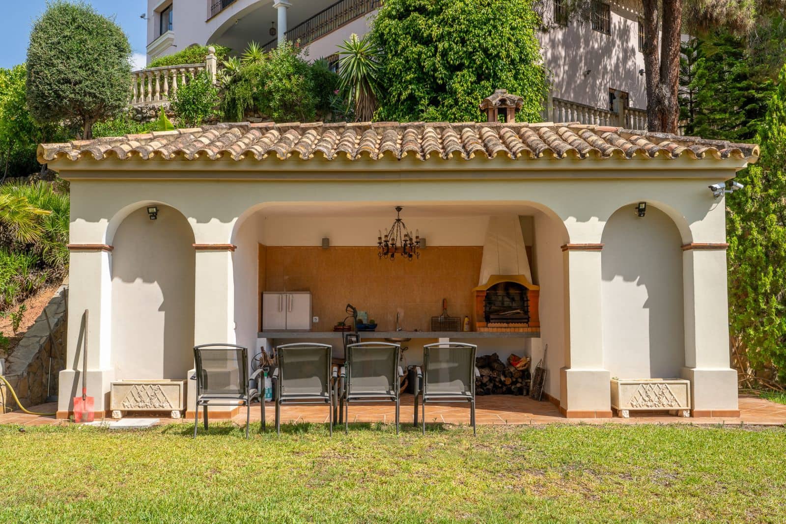 Chalet de 8 habitaciones en Benahavís en venta - 2.900.000 € (Ref: 9551143)