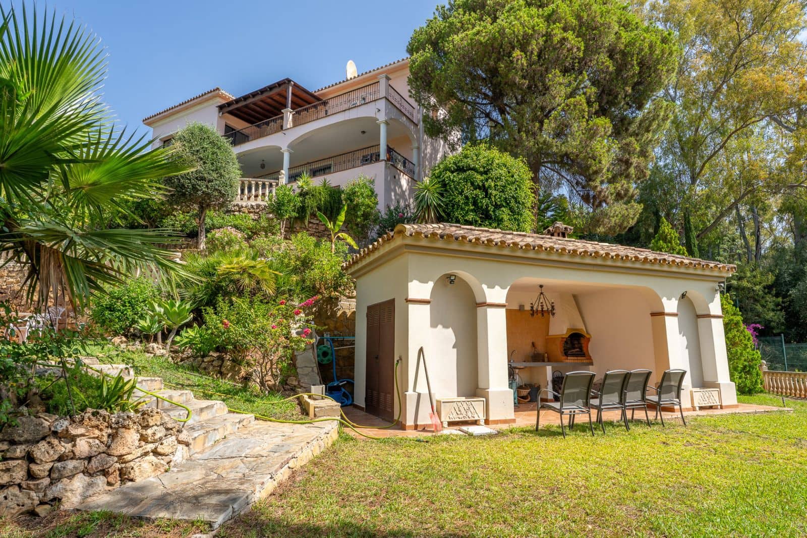 Chalet de 8 habitaciones en Benahavís en venta - 2.900.000 € (Ref: 9551143)