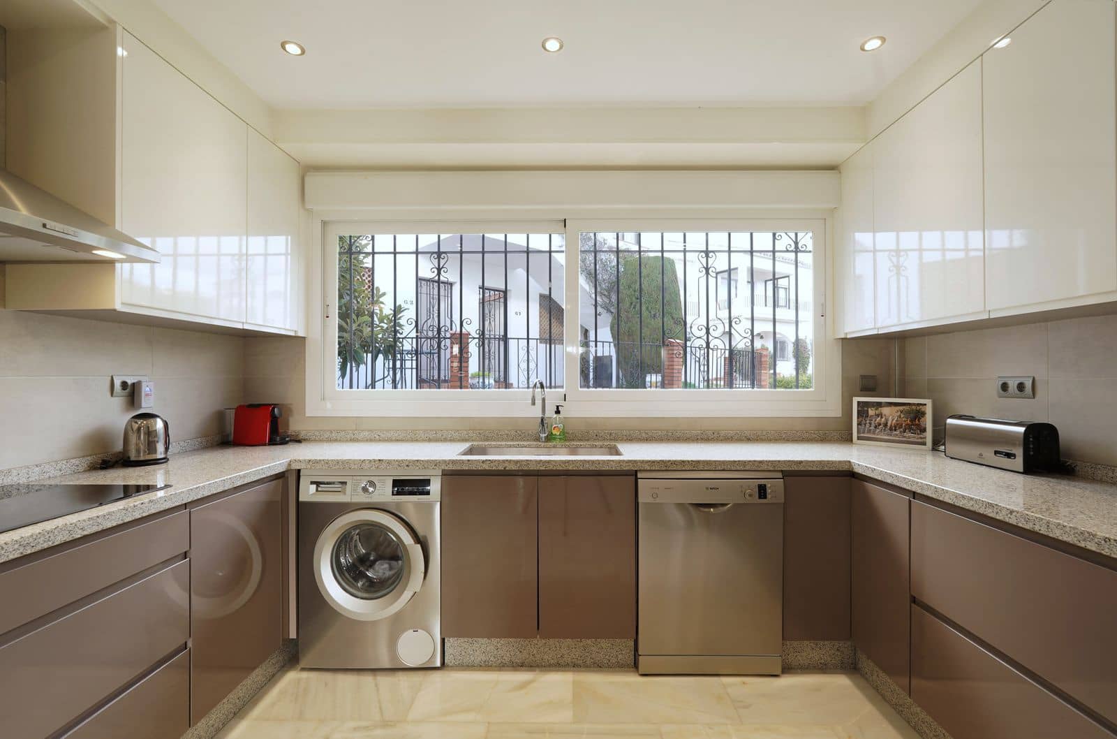 2 makuuhuone Huoneisto myytävänä paikassa El Paraiso - 439 000 € (Ref: 9551150)