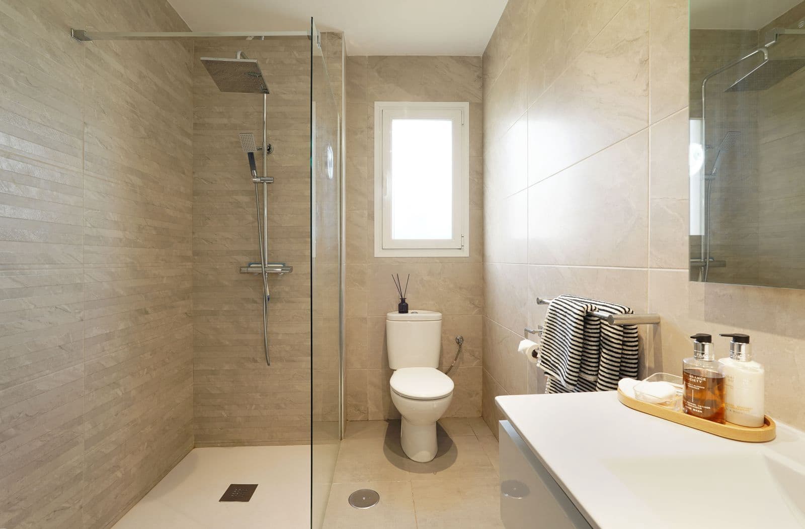 2 makuuhuone Huoneisto myytävänä paikassa El Paraiso - 439 000 € (Ref: 9551150)