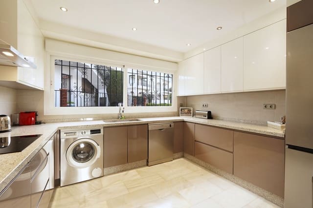 2 makuuhuone Huoneisto myytävänä paikassa El Paraiso, Estepona - 439 000 € (Ref: 9551150)