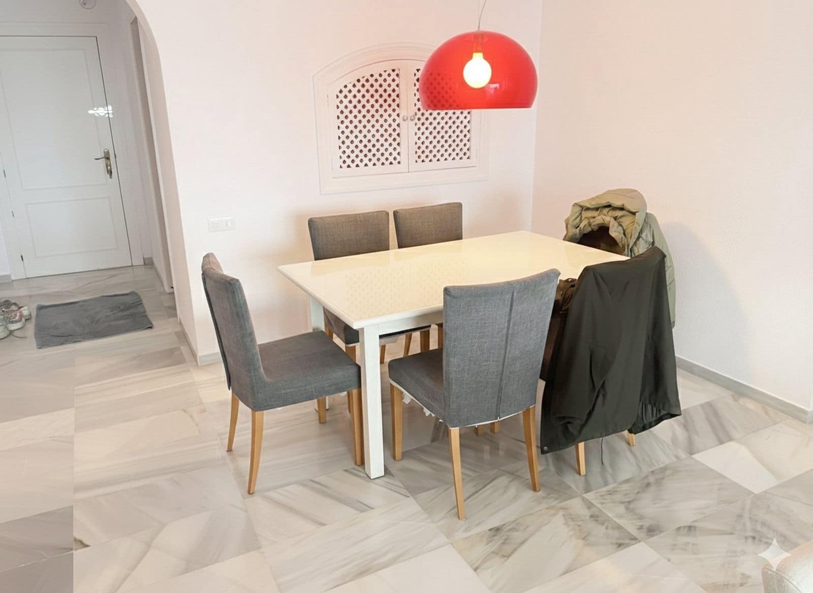 2 slaapkamer Appartement te koop in Benahavis - € 395.000 (Ref: 9551153)