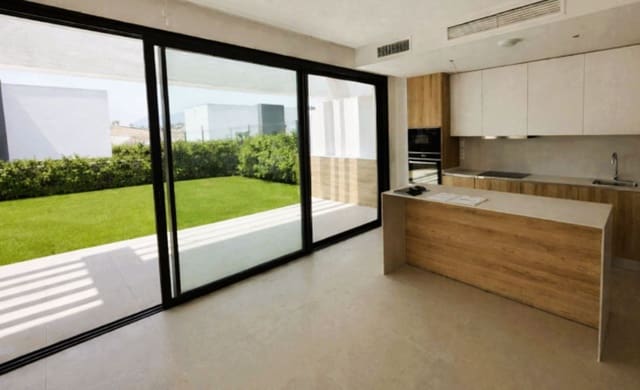 4 Zimmer Villa zu verkaufen in Atalaya-Isdabe, Estepona - 1.050.000 € (Ref: 9551156)