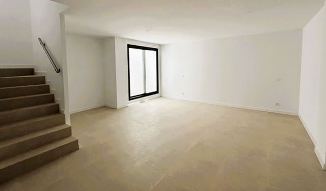 4 Zimmer Villa zu verkaufen in Atalaya-Isdabe, Estepona - 1.050.000 € (Ref: 9551156)