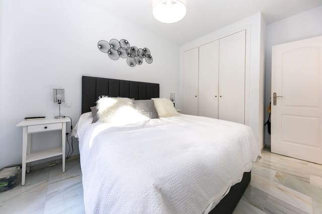 3 makuuhuone Huoneisto myytävänä paikassa Torrequebrada, Benalmádena - 400 000 € (Ref: 9551161)