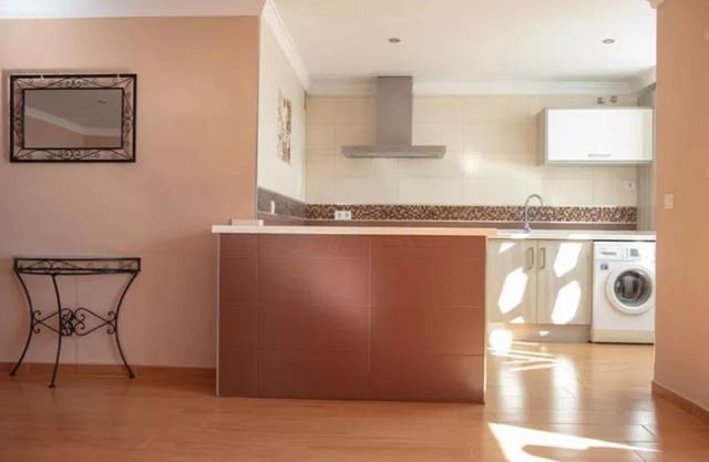 Apartamento de 4 habitaciones en San Pedro de Alcantara, Marbella en venta - 399.000 € (Ref: 9561456)