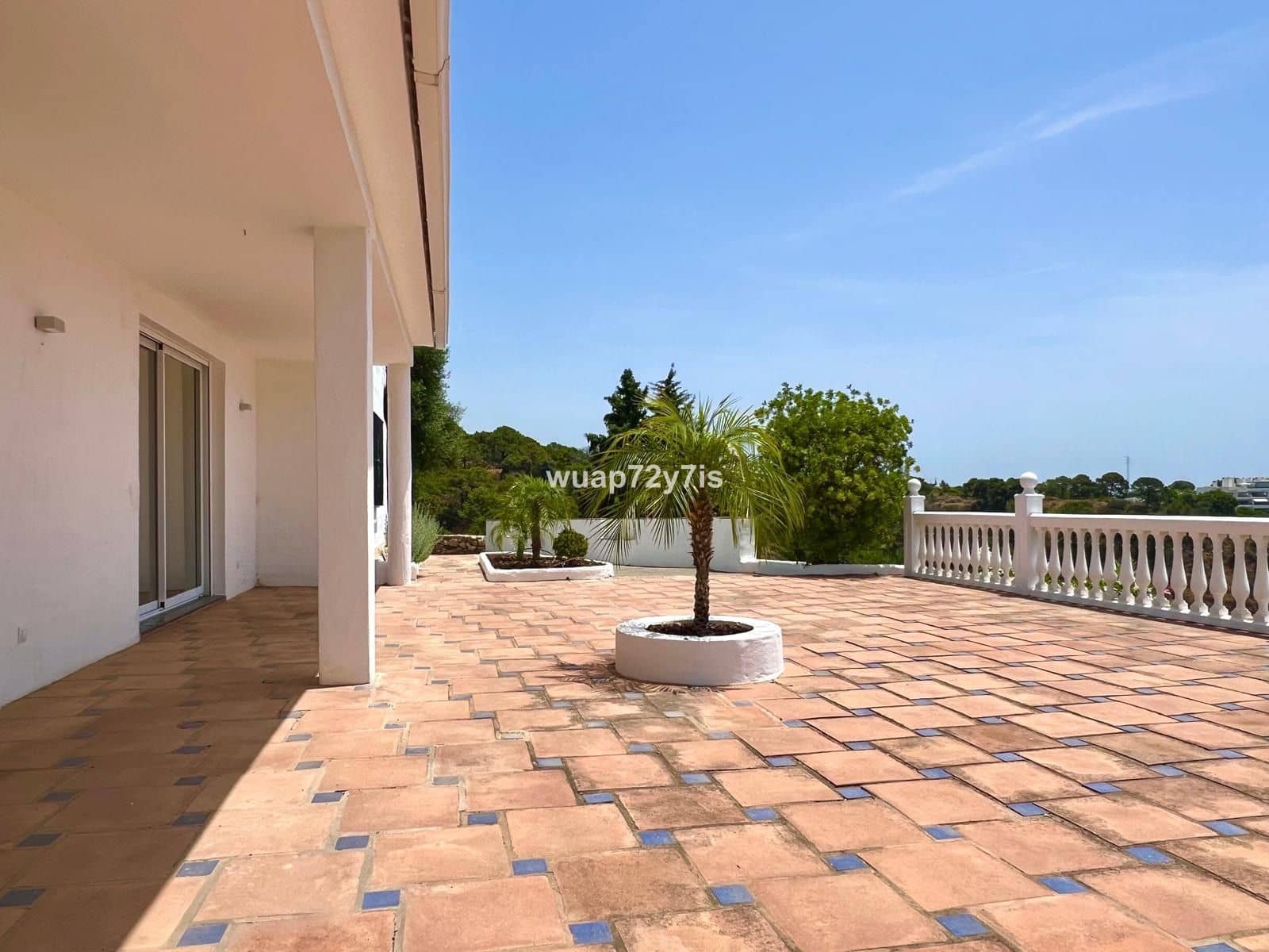 5 slaapkamer Halfvrijstaande villa te koop in Estepona - € 1.200.000 (Ref: 9561470)