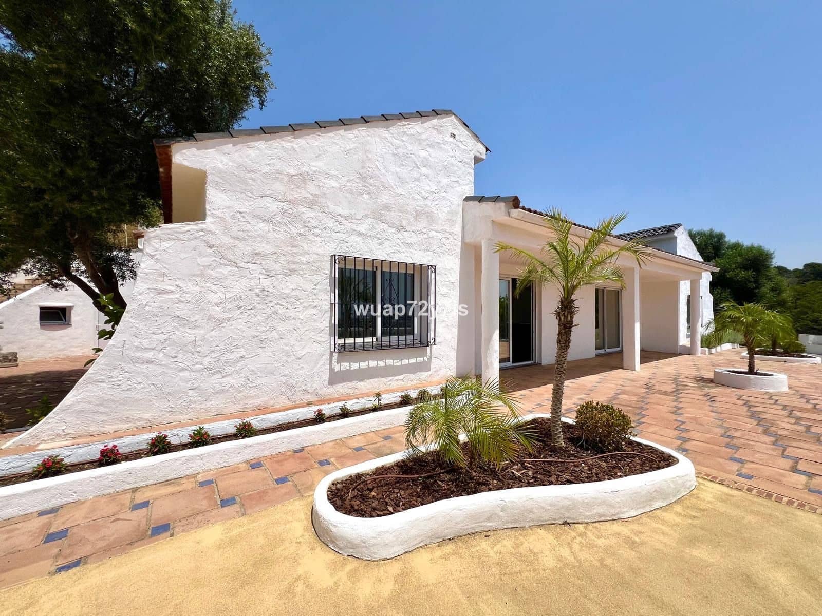5 slaapkamer Halfvrijstaande villa te koop in Estepona - € 1.200.000 (Ref: 9561470)