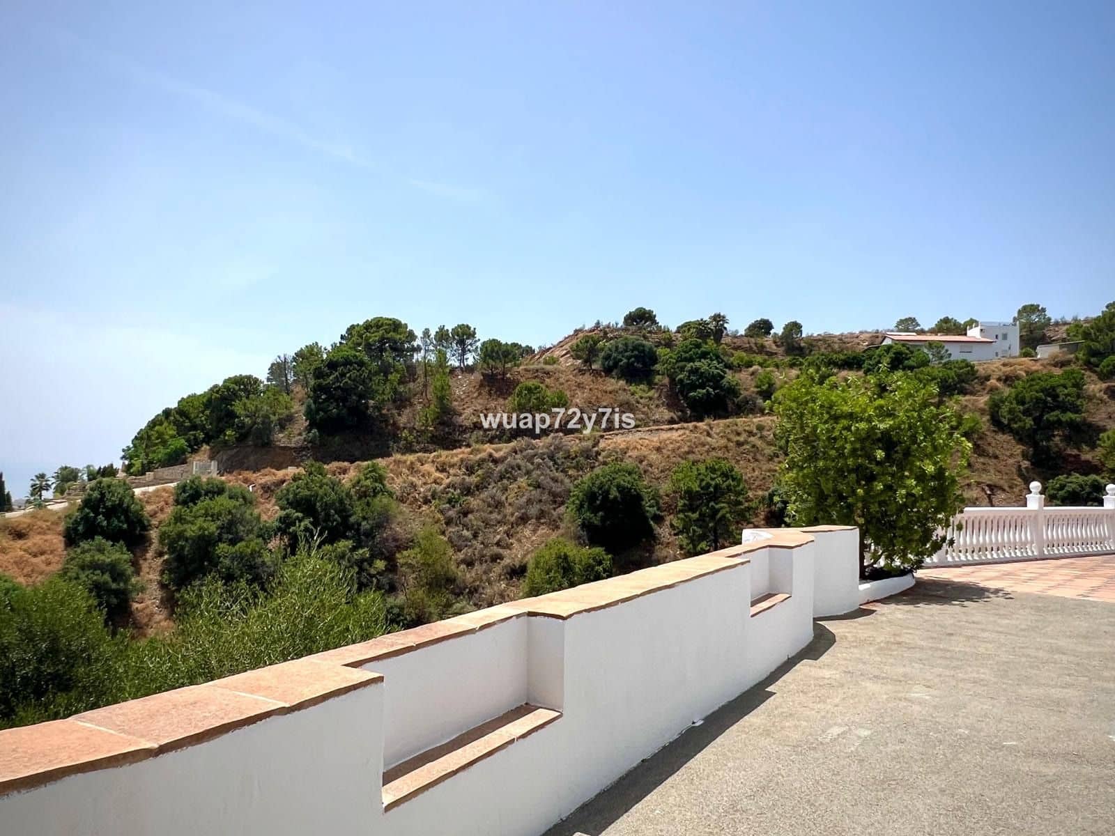 5 slaapkamer Halfvrijstaande villa te koop in Estepona - € 1.200.000 (Ref: 9561470)