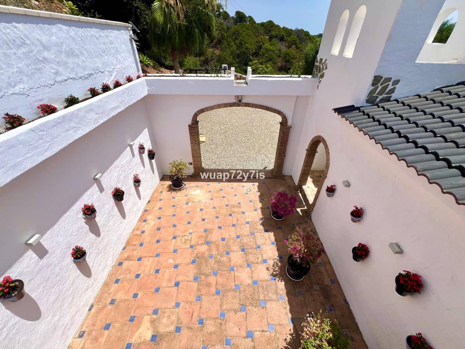 5 slaapkamer Halfvrijstaande villa te koop in Estepona - € 1.200.000 (Ref: 9561470)