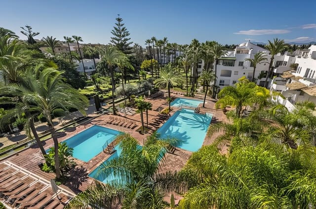 2 slaapkamer Appartement te koop in Puerto Banus, Marbella - € 935.000 (Ref: 9561474)