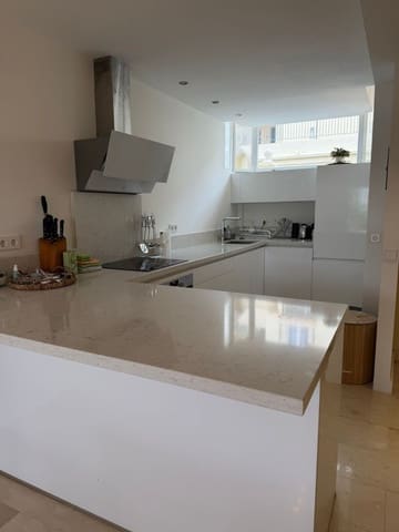 Ático de 2 habitaciones en La Quinta, Benahavís en venta - 595.000 € (Ref: 9561475)