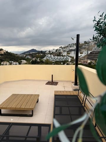 Ático de 2 habitaciones en La Quinta, Benahavís en venta - 595.000 € (Ref: 9561475)