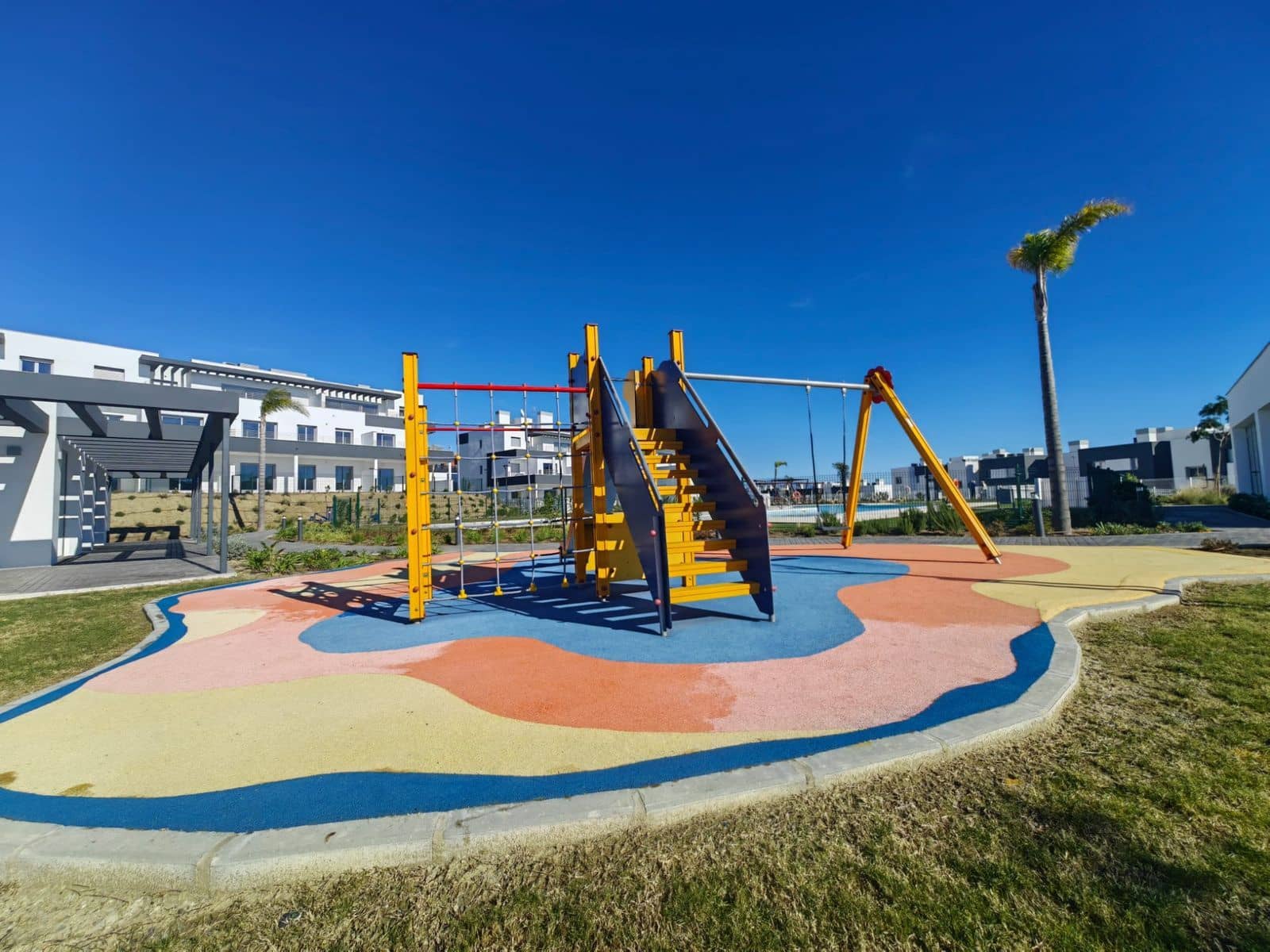 2 sovrum Takvåning till salu i Estepona - 545 000 € (Ref: 9561476)