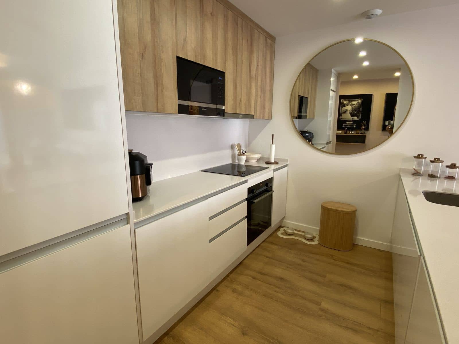 2 bedroom Apartment for sale in Estepona - € 689,000 (Ref: 9561478)