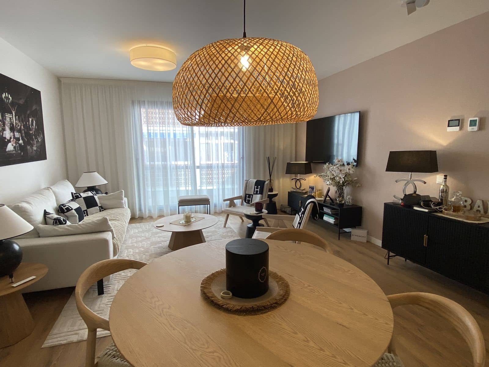 2 bedroom Apartment for sale in Estepona - € 689,000 (Ref: 9561478)