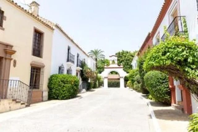 3 sypialnia Dom na sprzedaż w Guadalmina Baja, Marbella - 600 000 € (Ref: 9561481)