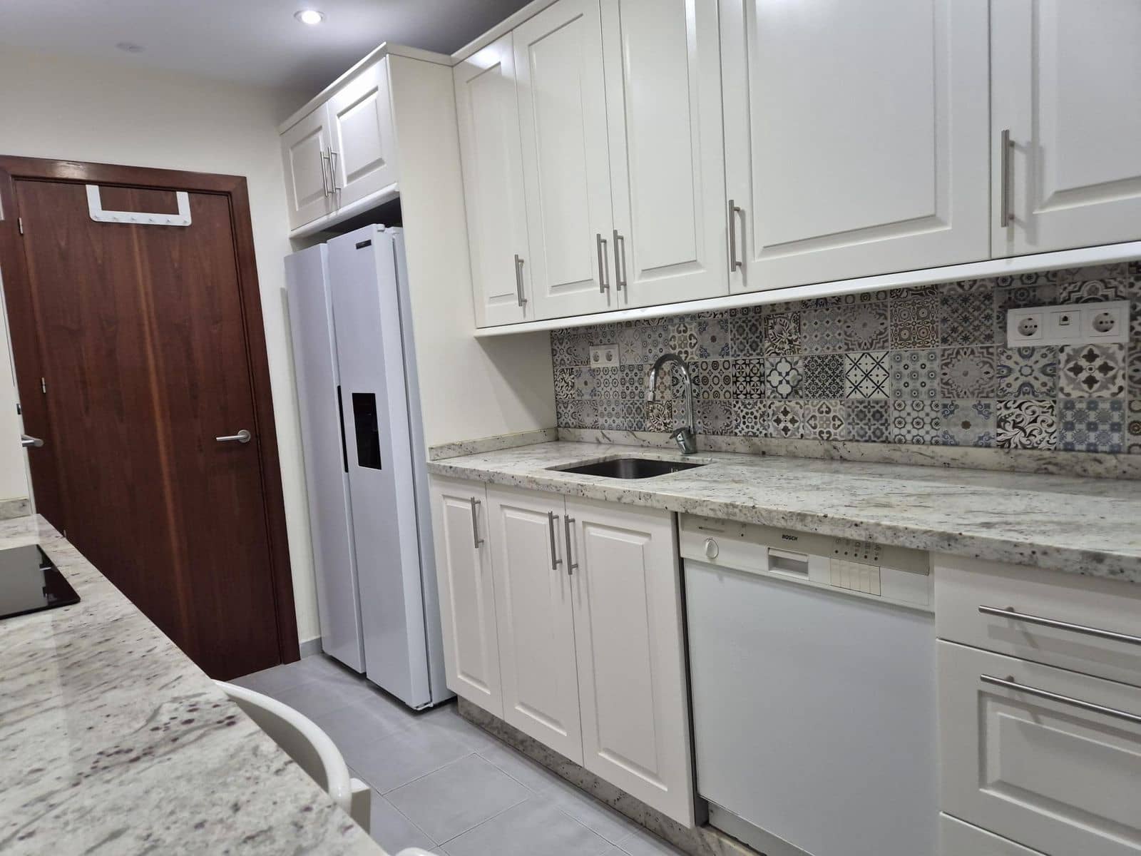 2 bedroom Apartment for sale in Estepona - € 480,000 (Ref: 9561484)